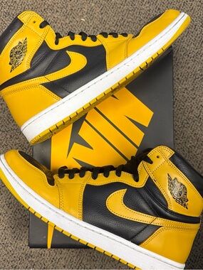 Jordan 1 Retro High Pollen - Men's High Top Sneakers in Yellow and Black